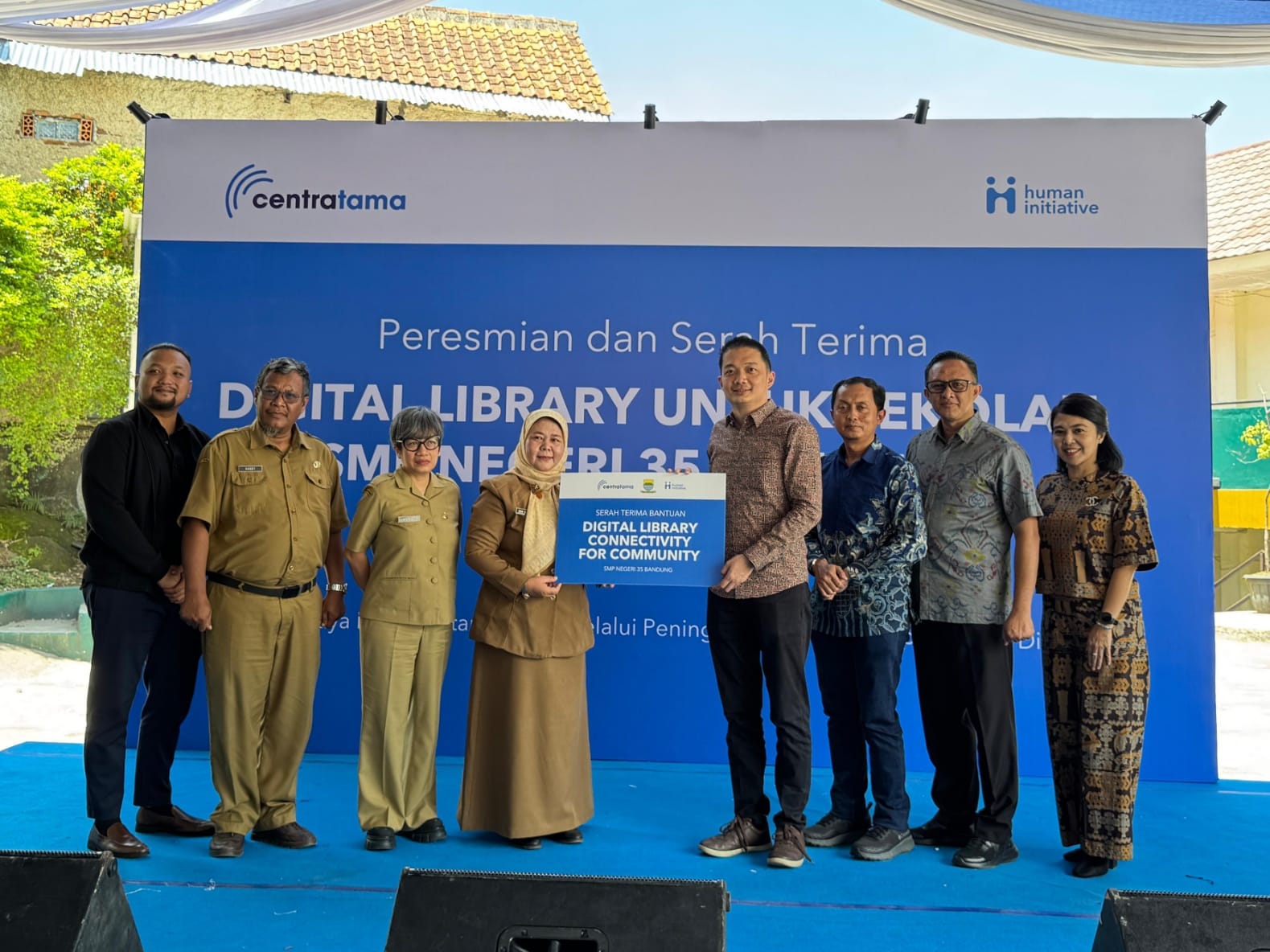 SMPN 35 Bandung Kini Memiliki Perpustakaan Digital