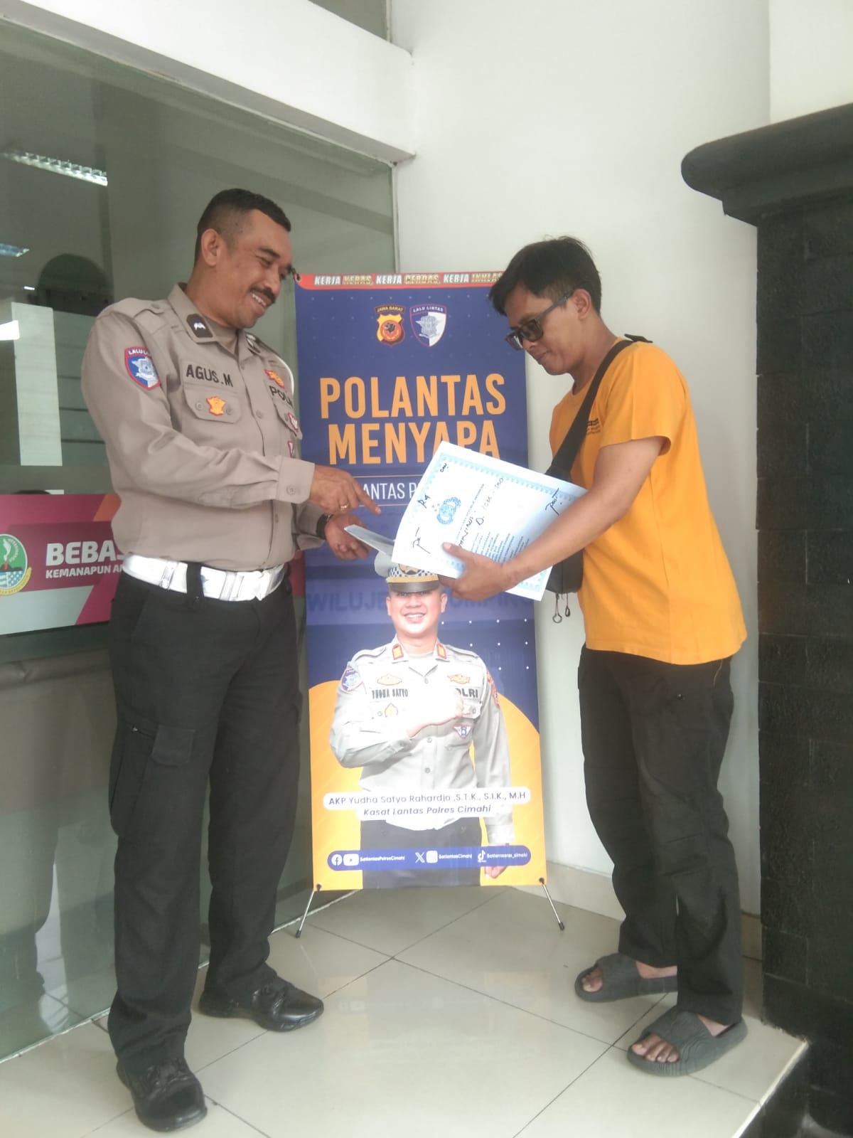 Polantas Menyapa, Samsat Cimahi Apresiasi Masyarakat Taat Bayar Pajak Kendaraan