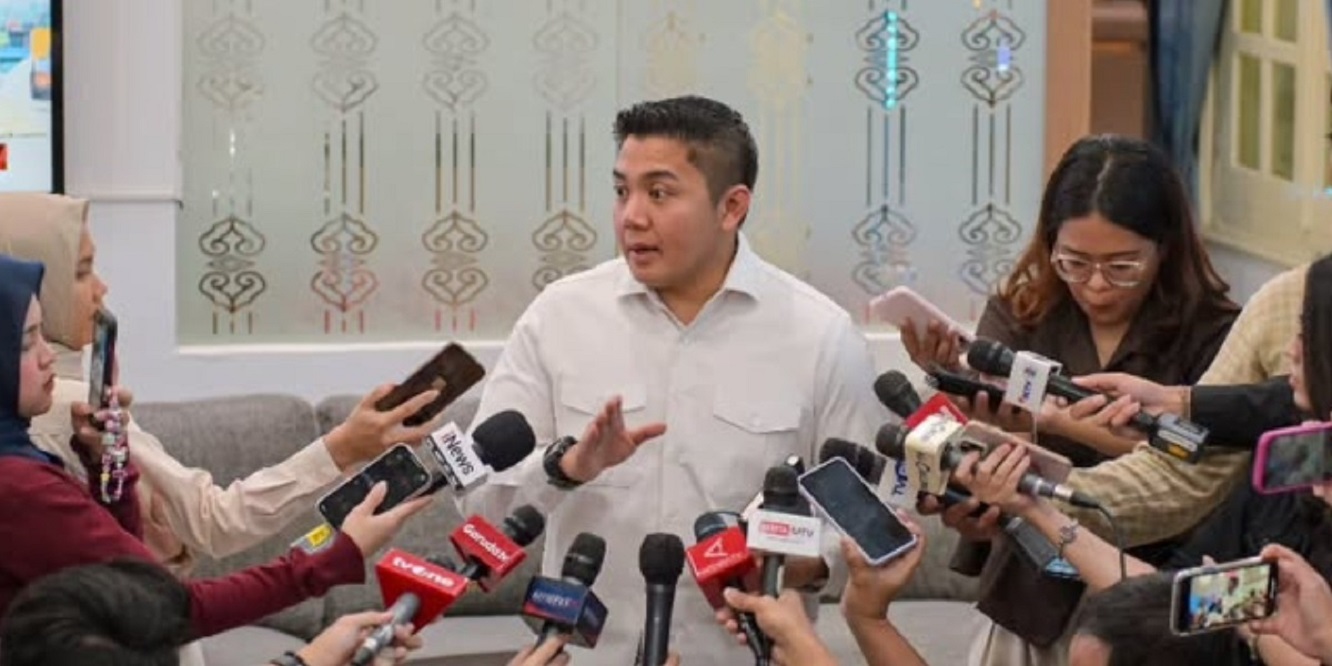 Teddy Bantah Presiden Gunakan 2 Pesawat Saat Perjalanan ke LN