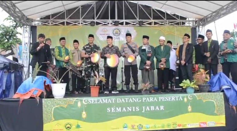 Perkuat Strategi Citra Jabar Desa Kampung Pulo Kabupaten Garut Gelar Festival dan lomba Semanis Jabar
