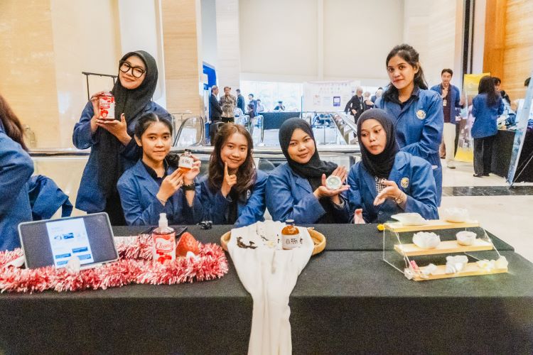 Ratusan Mahasiswa USH Pamerkan Karya Inovasi dan Teknologi Melalui CreaFest 2026